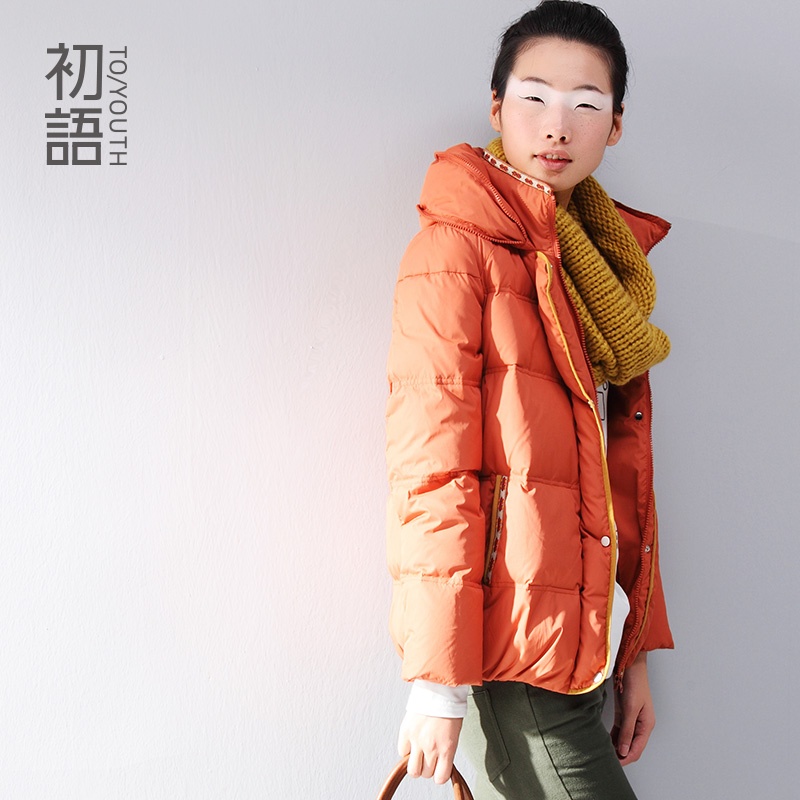 【<em>初语 秋季新款女装外套</em> 刺绣拼接枕头领中长