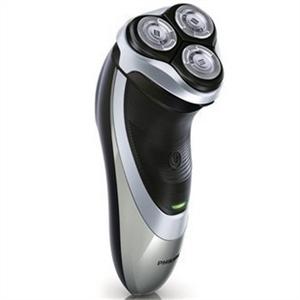 Philips 飞利浦 三刀头充电式剃须刀 PT860 双层刀片/全身水洗