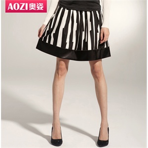 Aozi奥姿 2012春装 新款女裙白色卷边竖条纹A字热短裙ZH016