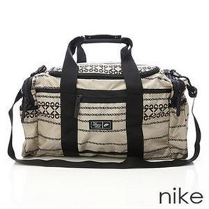 5折Nike热卖款耐克运动休闲旅行包 BA2671-202