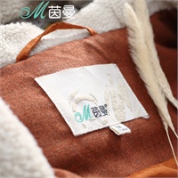 <em>茵曼 2014冬装</em>新款简约色拼接连帽保暖休闲夹