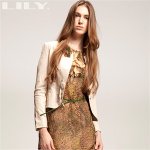 LILY 2011春秋款 米色 棉羊皮超柔圆领一粒扣 短款皮衣